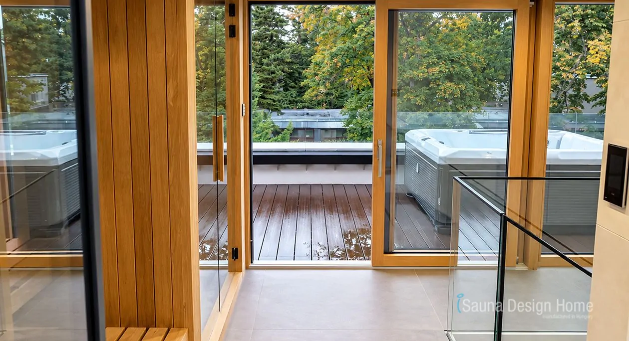 Privater Wellnessbereich mit Sauna und Whirlpool